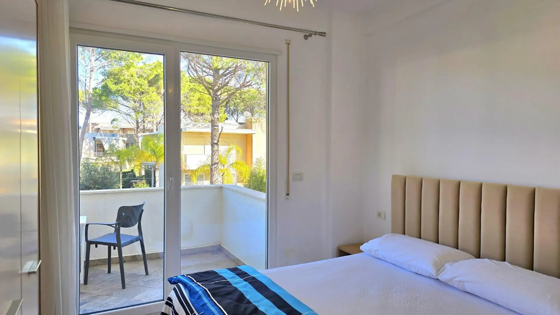 Two-Bedroom Getaway With Sunny Balcony Plazhi San Pietro Albanien