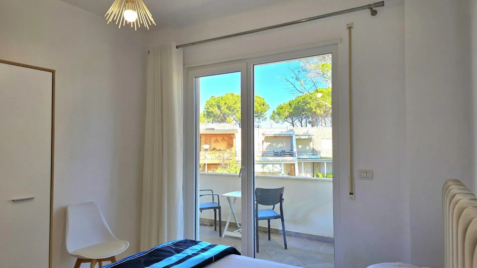 Two-Bedroom Getaway With Sunny Balcony Plazhi San Pietro 0*,